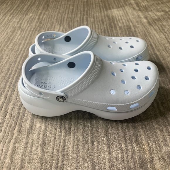 Crocs Classic Platform Clogs Womens 9 Mineral Blue NEW Comfort Slip on Rubber - Picture 1 of 8